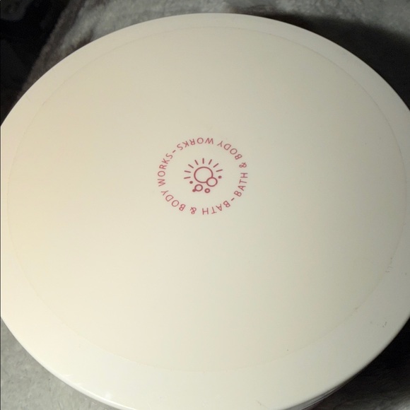 New - Bath & Body Works Sensitive Skin Colloidal Oatmeal Body Butter 6.5 oz - Picture 3 of 5